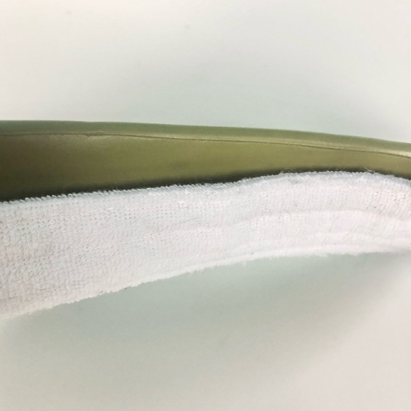 Olive green silicone visor hat - Picture 4 of 5